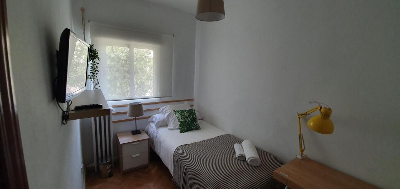 Bed and Breakfast Real Beds Madrid Esterno foto